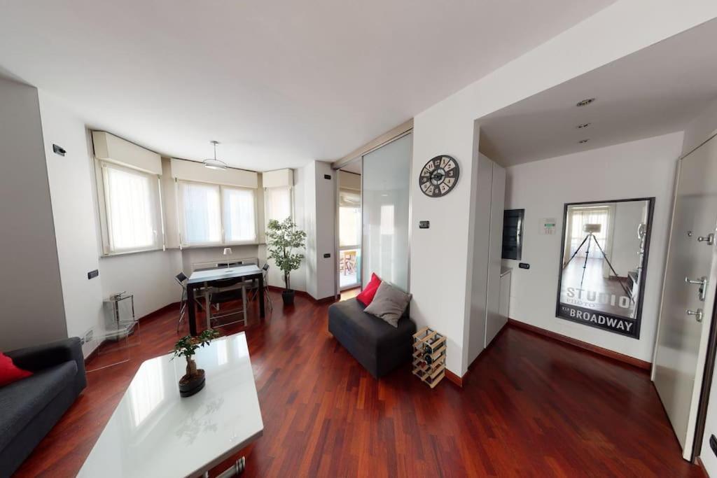 Apartment+Garage Near Novegro Exhibition/Linate Segrate Exterior foto